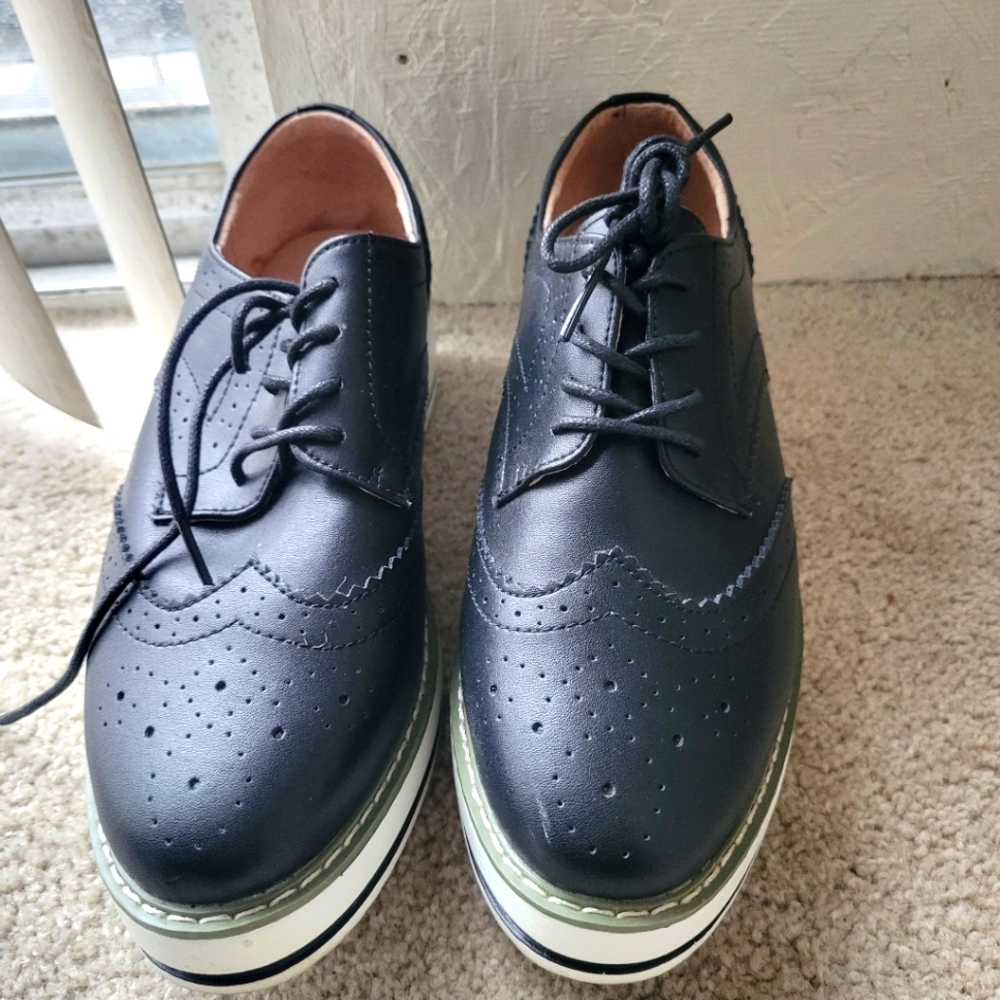 Oxford wedges